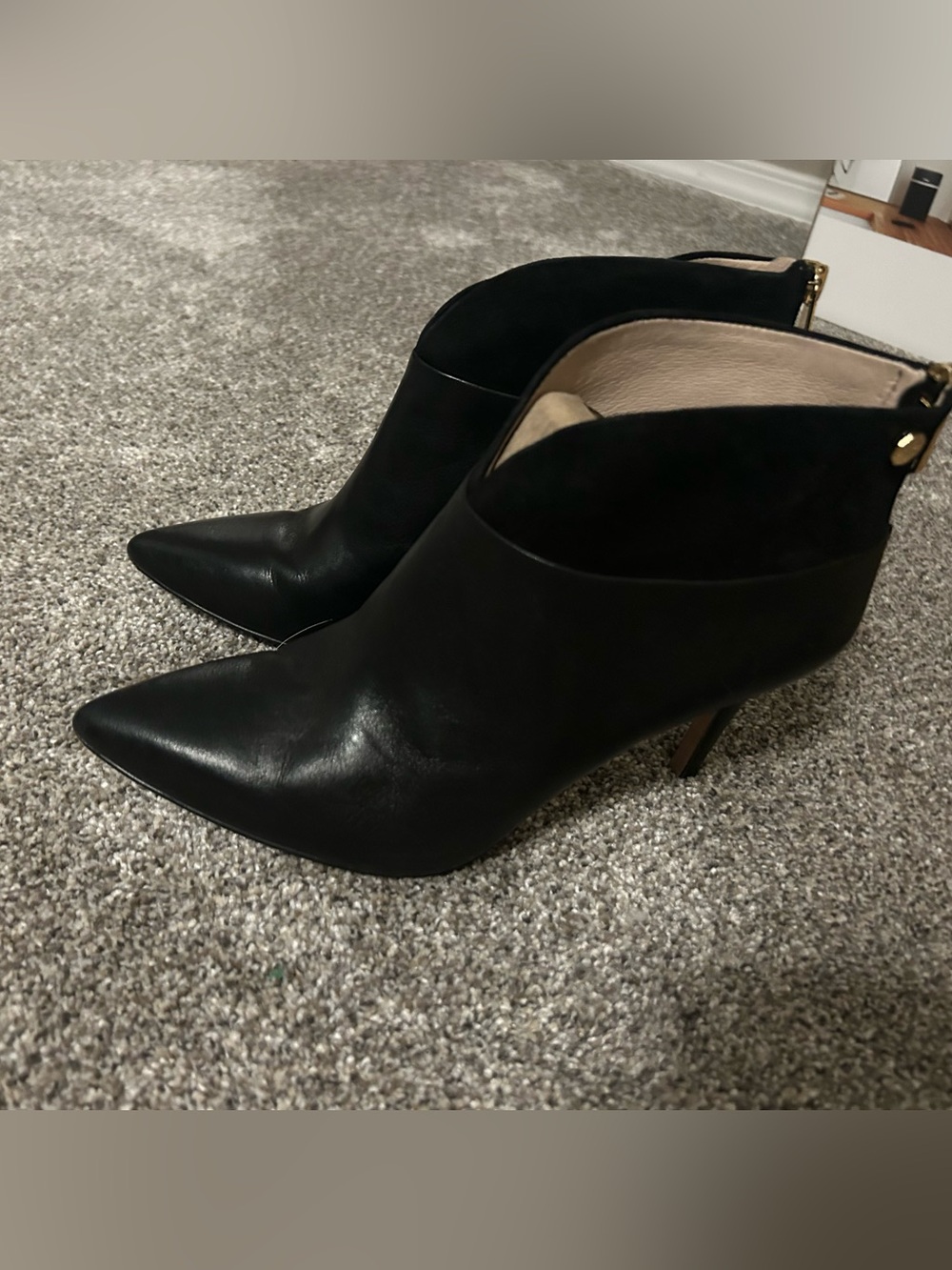 Louise et Cie Black Pointed Leather Ankle Booties